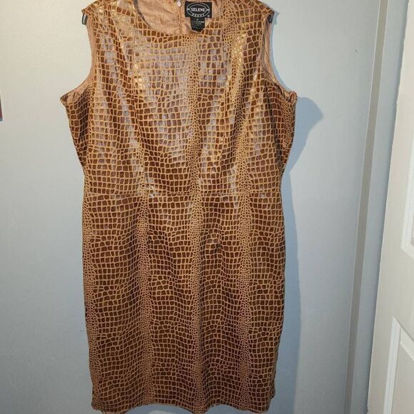 Selen Sport Dress   - Picture 1 of 5